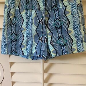 Women’s dress shorts with hemmed cuff